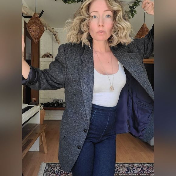 Vintage Gray Blazer - Picture 8 of 10
